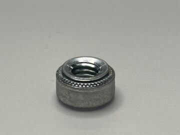 建築用カシメナット